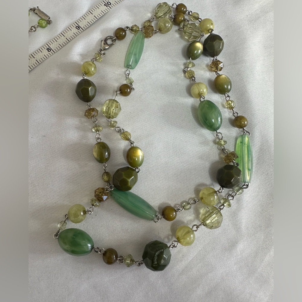 Two green bead necklaces - Picture 3 of 5